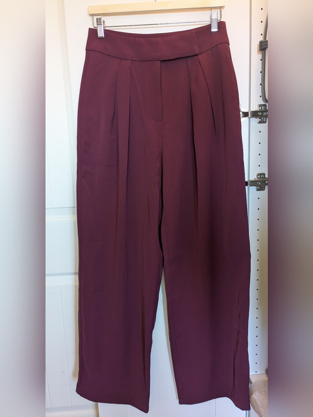 NWT Commense Mid-Waist Pleated Wide-Leg Pants
(Sold Out)